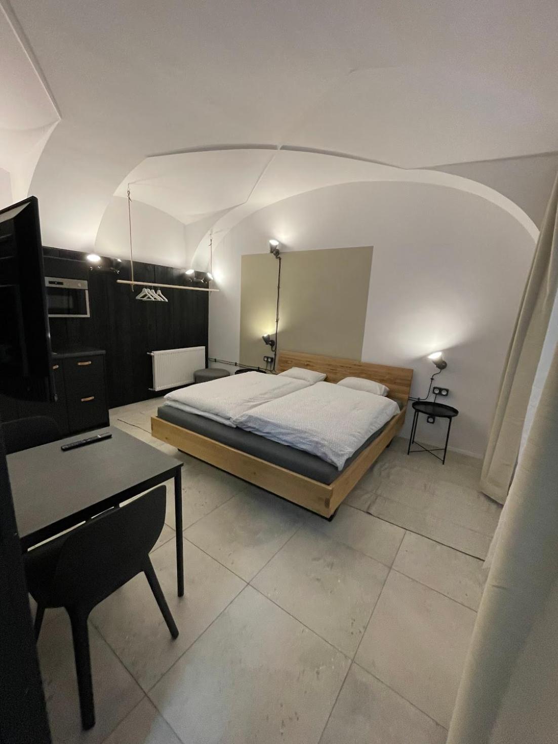 Center 2 Apartman *