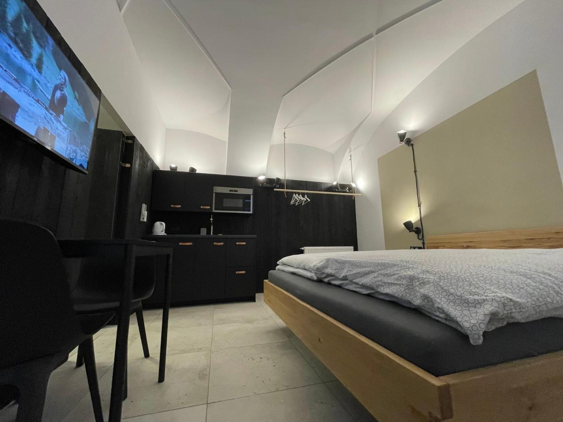 Center 2 Apartman *
